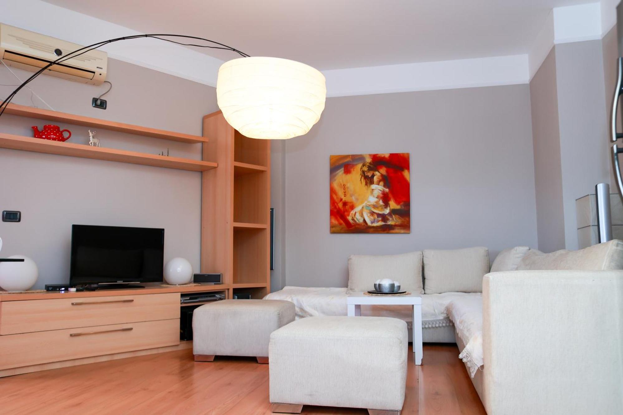 Cherry Apartment Tirana Bagian luar foto